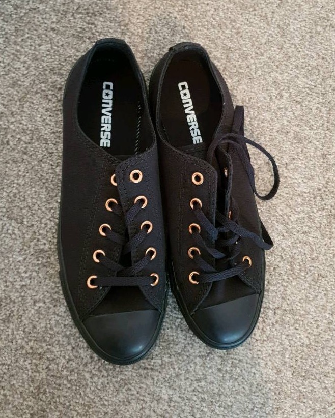 rose gold converse size 5